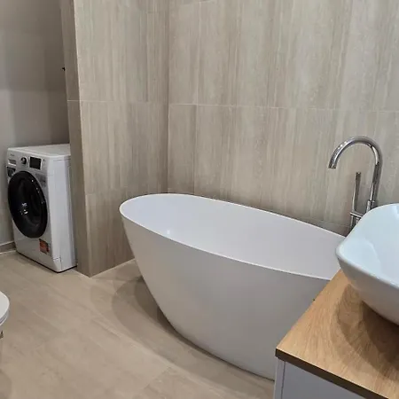 Nowoczesna * 弗罗茨瓦夫